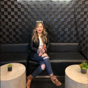 Meet your Posher, Bernice